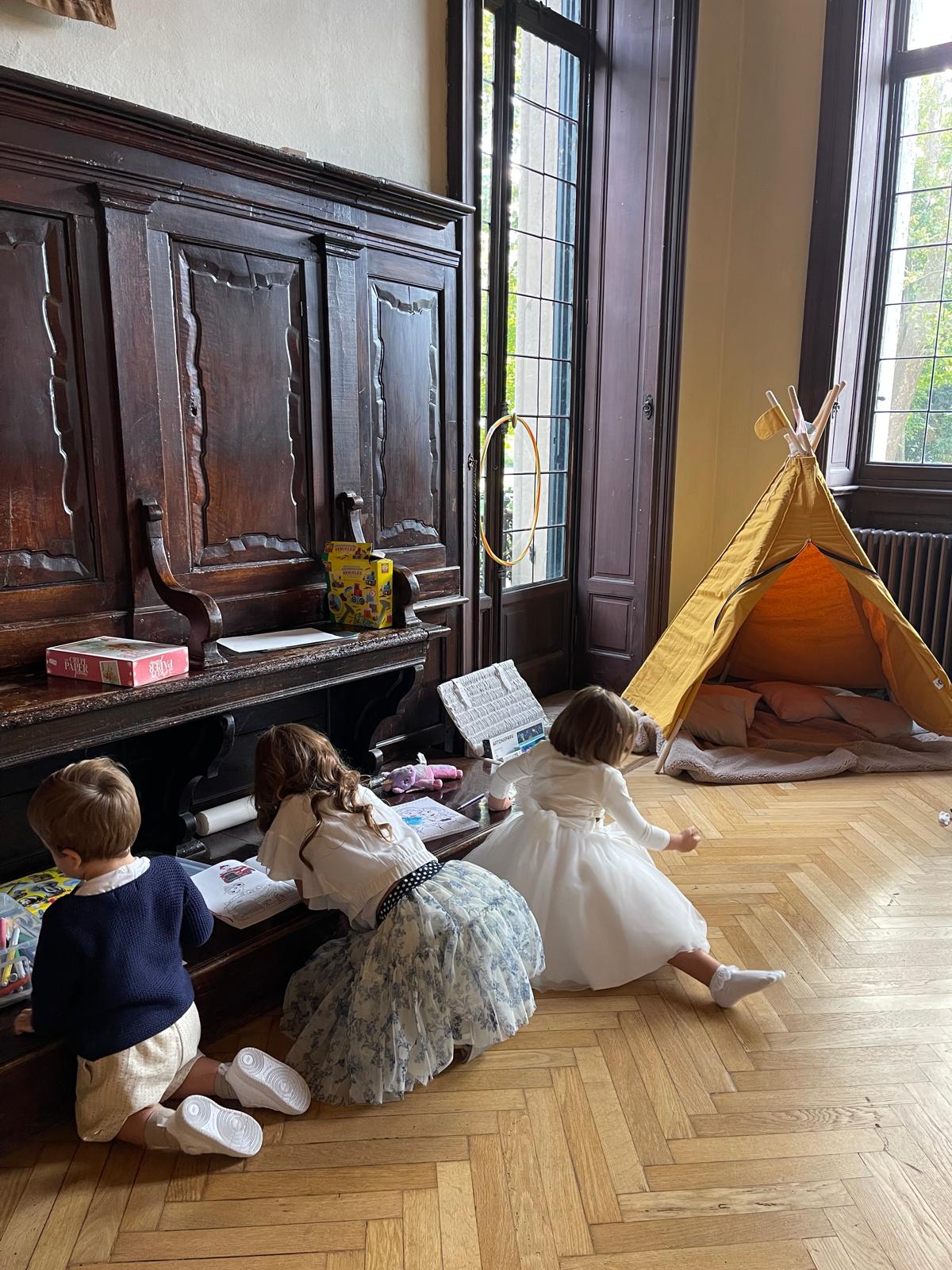 Wedding childcare Lake Como